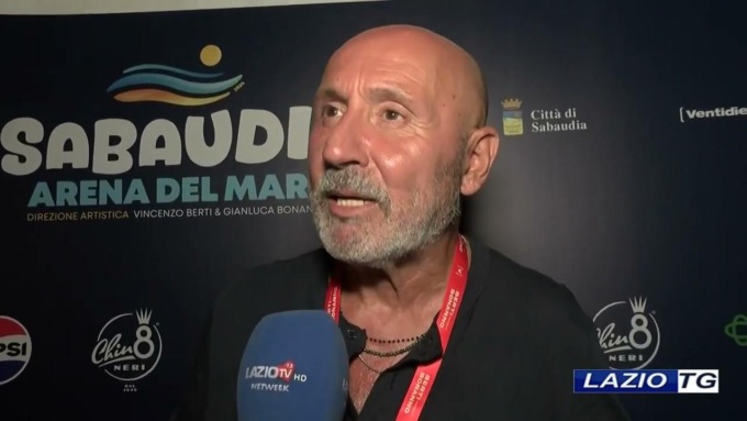 SABAUDIA: ARENA DEL MARE, SUCCESSO PER MAURIZIO BATTISTA
