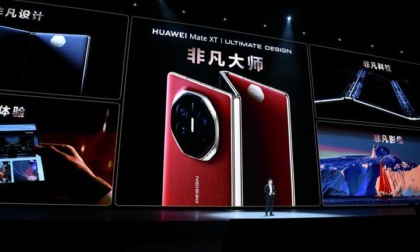 Cina: Huawei lancia primo smartphone tri-fold al mondo