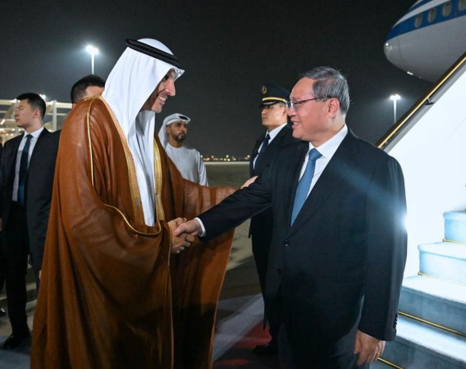 Emirati Arabi Uniti: premier cinese Li Qiang arriva ad Abu Dhabi