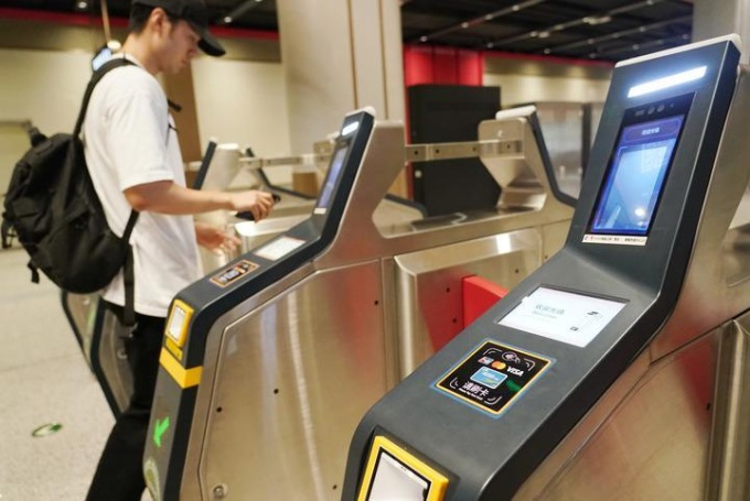 Cina: pagamento biglietti “tap-and-go” su metro Pechino per titolari stranieri MasterCard, Visa