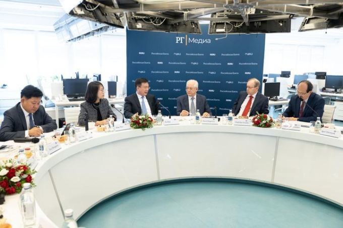 Cina-Russia: incontro tra il presidente di Xinhua e il direttore generale di Rossiyskaya Gazeta