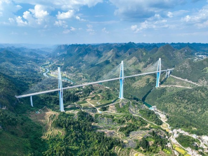 Cina: ponti autostradali nel Guizhou 