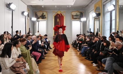 Francia: Parigi, sfilata di costumi Zhou a festival sino-francese (1)