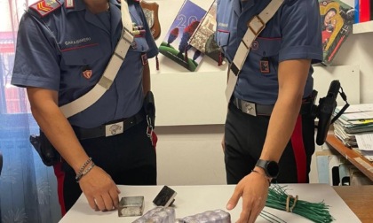 MONTEROTONDO: HASHISH E COCAINA IN CASA, ARRESTATO