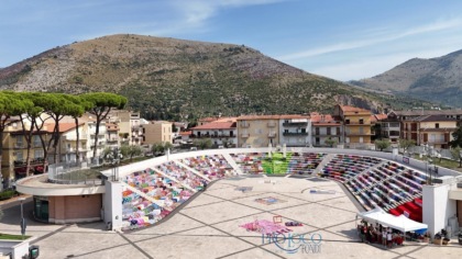 Progetto Cuore, un’onda di colori in Piazza De Gasperi