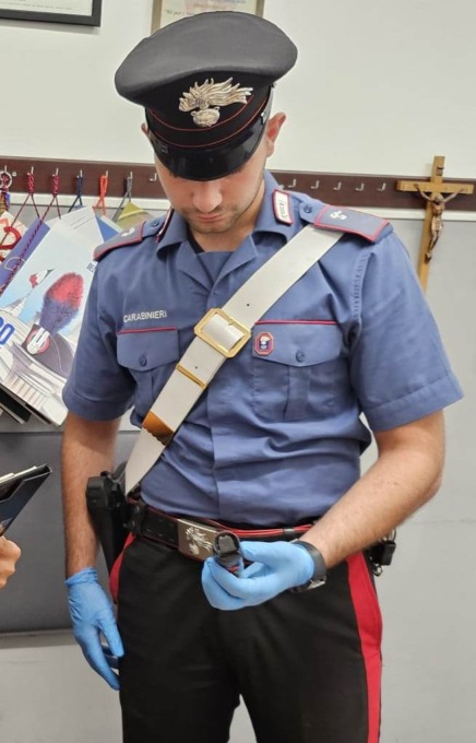 ROMA: RAPINA CON LO SPRAY URTICANTE, ARRESTATO