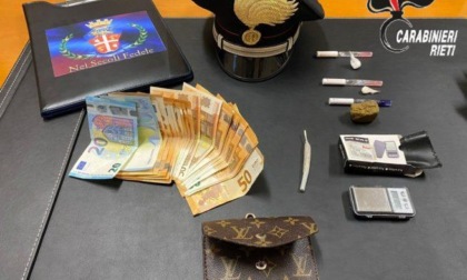 RIETI: AI DOMICILIARI SPACCIA IN GIARDINO, ARRESTATO