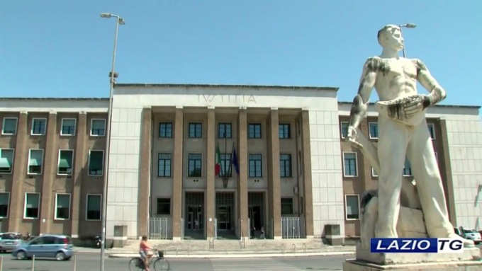 LATINA: OMICIDIO GIUROIU, CHIESTI 21 ANNI PER TRAVALI