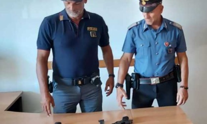 TERRACINA: ERANO PRONTE A SPARARE, TROVATE DUE PISTOLE. ARRESTATI DUE UOMINI