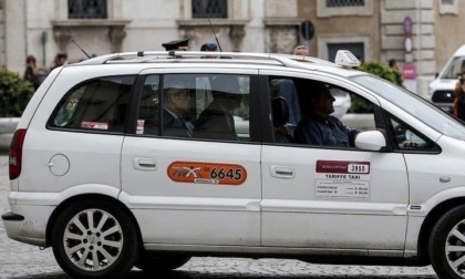 ROMA: AUTORITA' TRASPORTI, "SERVONO 1000 TAXI"