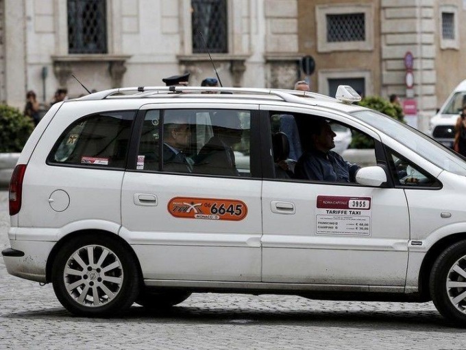 ROMA: AUTORITA’ TRASPORTI, “SERVONO 1000 TAXI”