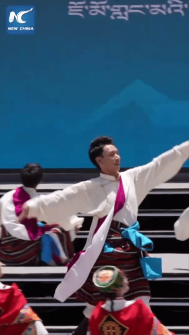 Cina: danza popolare tibetana a Yadong