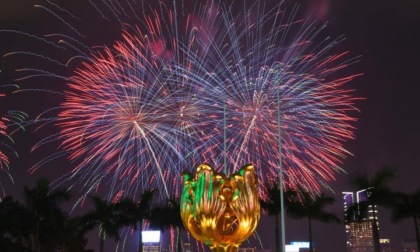 Cina: Hong Kong celebra Giornata nazionale con fuochi d'artificio (2)