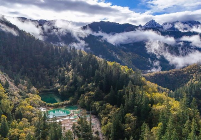 Cina: Sichuan, paesaggio autunnale a Jiuzhaigou (1)