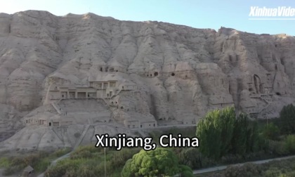Cina: grotte antiche nello Xinjiang attirano visitatori da tutto il mondo