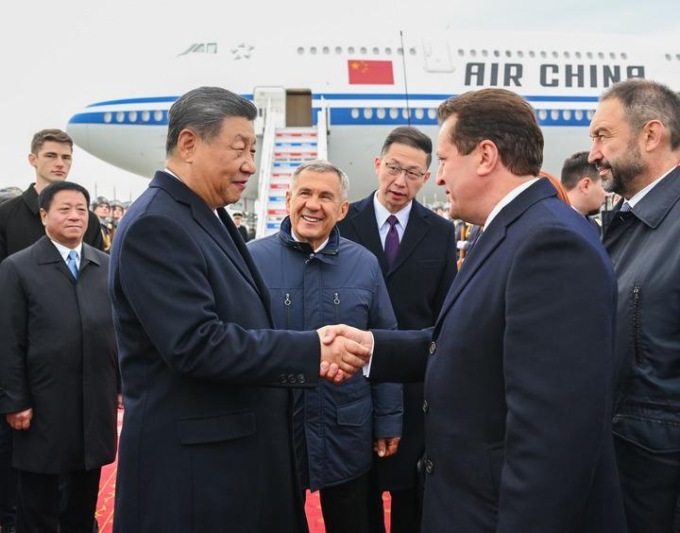Russia: Xi Jinping arriva a Kazan per 16mo BRICS Summit (1)