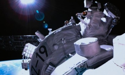 Cina: Shenzhou-19 agganciato con successo a combinazione di stazione spaziale (2)