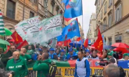 ROMA/CASSINO: STELLANTIS, PROTESTA IN PIAZZA