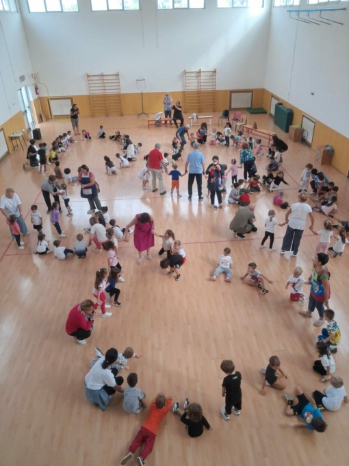 TERRACINA: NONNI E NIPOTI, EMOZIONI ALLA SCUOLA PRIMARIA G.MANZI