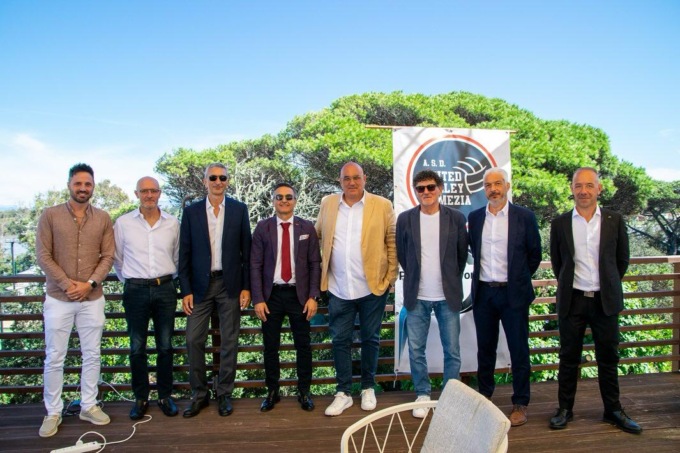 PALLAVOLO B1 FEMMINILE: UNITED VOLLEY POMEZIA, LA PRESENTAZIONE