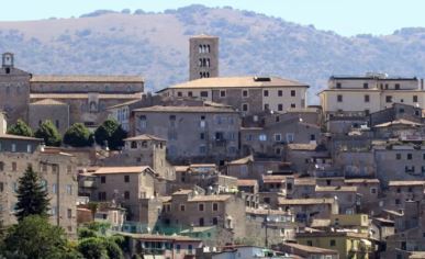 ANAGNI: MINACCIA COETANEO CON UN COLTELLO PER SOLDI
