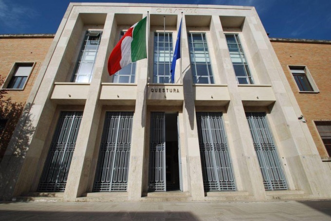 Tratta di esseri umani, rintracciato e arrestato a Latina
