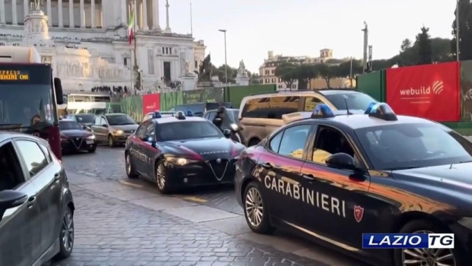 ROMA: RAPINANO VENTENNI, PRESI