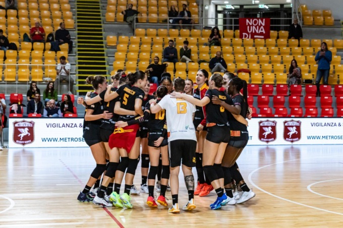 PALLAVOLO FEMMINILE: SMI ROMA, ESORDIO POSITIVO IN CHALLENGE CUP