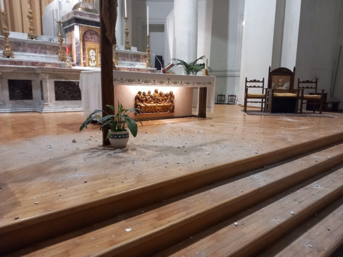 TERRACINA: MALTEMPO, DANNI NELLA CHIESA DEL SS SALVATORE
