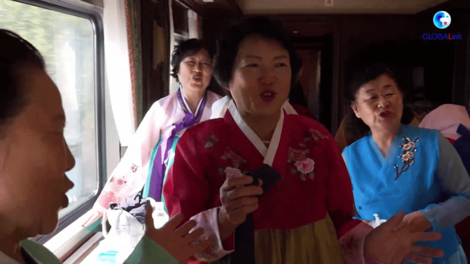 Cina: treno panoramico sblocca nuova modalità di turismo al confine