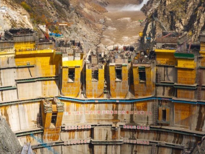 Cina: centrale idroelettrica di Yebatan in fase di costruzione (2)