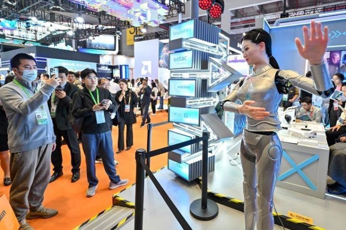 Cina: 7ma CIIE espone tecnologie d’avanguardia, apparecchiature di fascia alta (2)