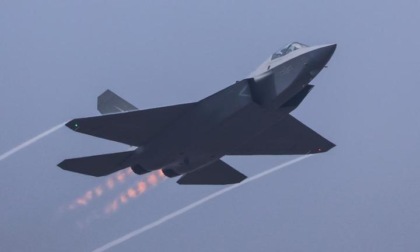 Cina: Zhuhai, caccia stealth nazionali, russi si esibiscono a Airshow China (2)
