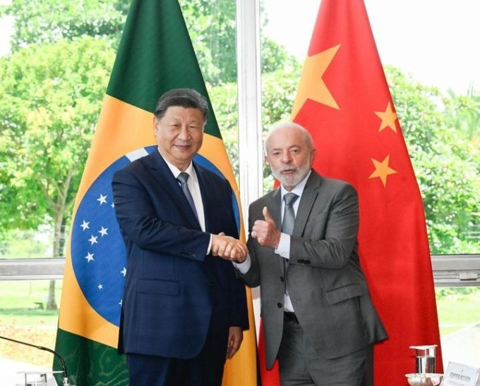 Cina: Xi tiene colloqui con presidente brasiliano Lula da Silva (1)