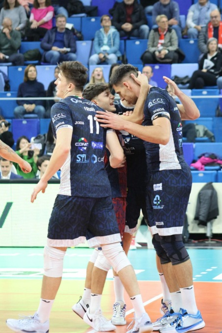 PALLAVOLO SUPERLEGA: CISTERNA SCONFITTA A MILANO 3 A 1