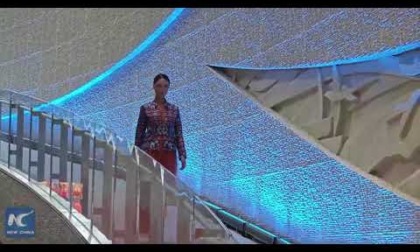 Cina: cultura tradizionale illumina sfilata di moda a Hainan