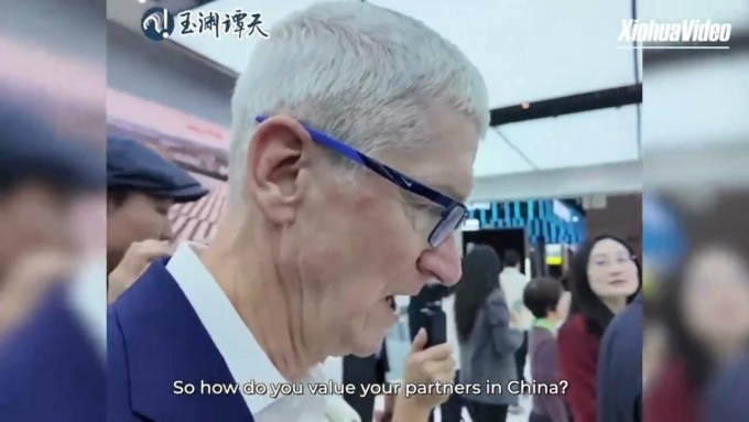 Cina: Tim Cook loda partner nazionali di Apple