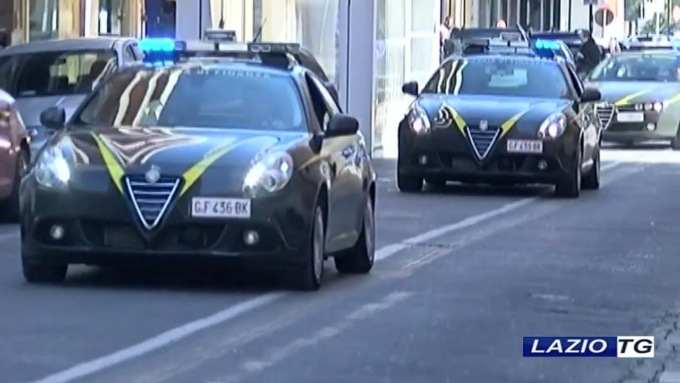 LATINA: MAZZETTE ALLA CAMERA DI COMMERCIO, DUE ARRESTI