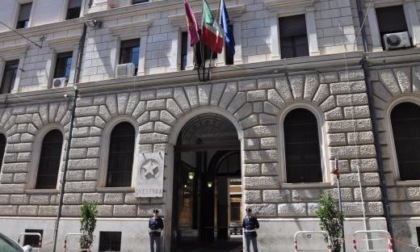 ROMA: SPARI PER UNA CASA OCCUPATA ALLA MAGLIANA