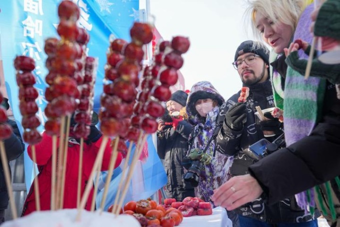 Cina: festa di raccolta del ghiaccio ad Harbin