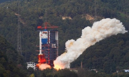 Cina: nuovi razzi vettori faciliteranno missioni con equipaggio verso la Luna e Marte