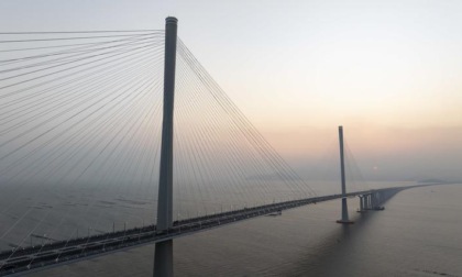 Cina: ponte marittimo sul mar di Huangmao (1)
