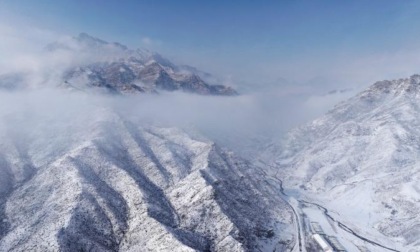 Cina: Ningxia, monti Helan innevati (2)