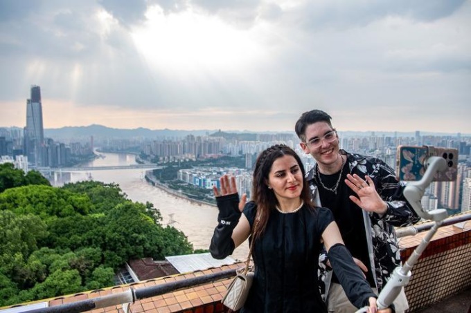 Cina: estesi a 240 ore soggiorni di transito senza visto, aggiunti altri punti ingresso