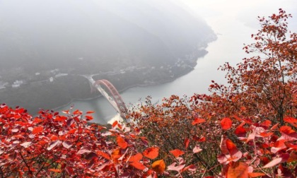 Cina: panorama della gola di Wuxia a Chongqing (1)