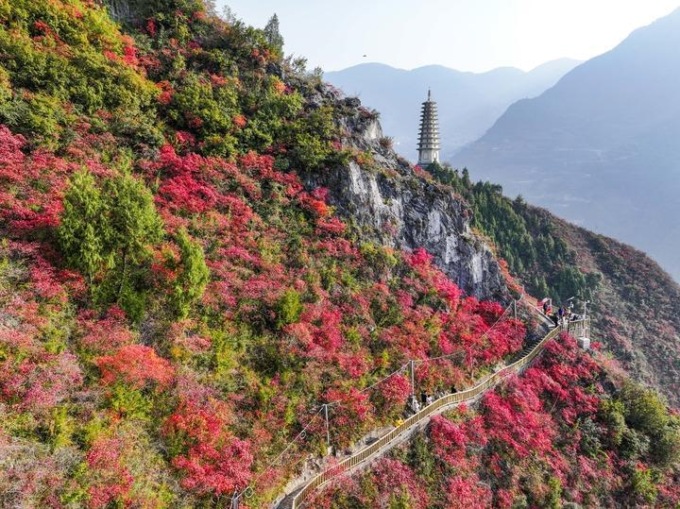 Cina: panorama della gola di Wuxia a Chongqing (2)