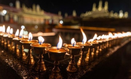 Cina: Xizang, Lhasa celebra Festa delle lampade a burro