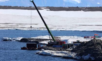 Cina: operazioni di scarico presso la Stazione Qinling in Antartide