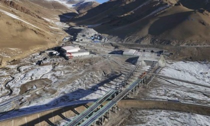 Cina: Xinjiang termina più lungo tunnel di superstrada attraverso difficili monti (1)