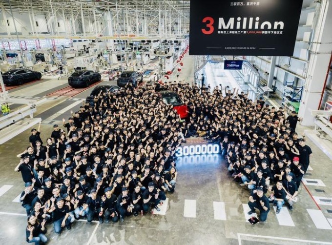 Cina: al via produzione di prova di megafabbrica Tesla a Shanghai